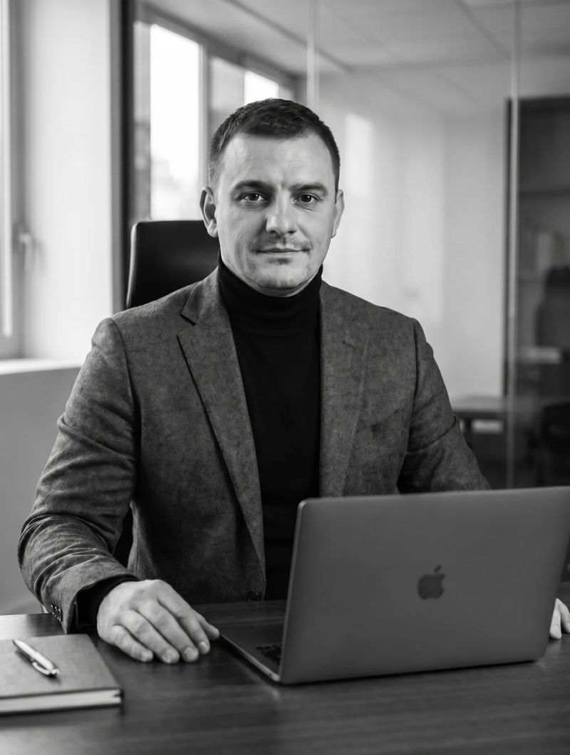 Jordan Stenegre — Fondateur de JSK Antiquaire, originaire du canton de Vaud